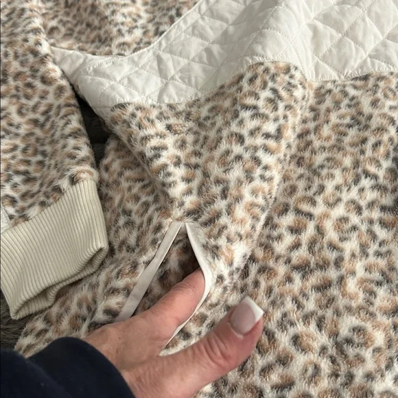 Abercrombie & Fitch Animal Print Fleece pull over - Picture 2 of 5